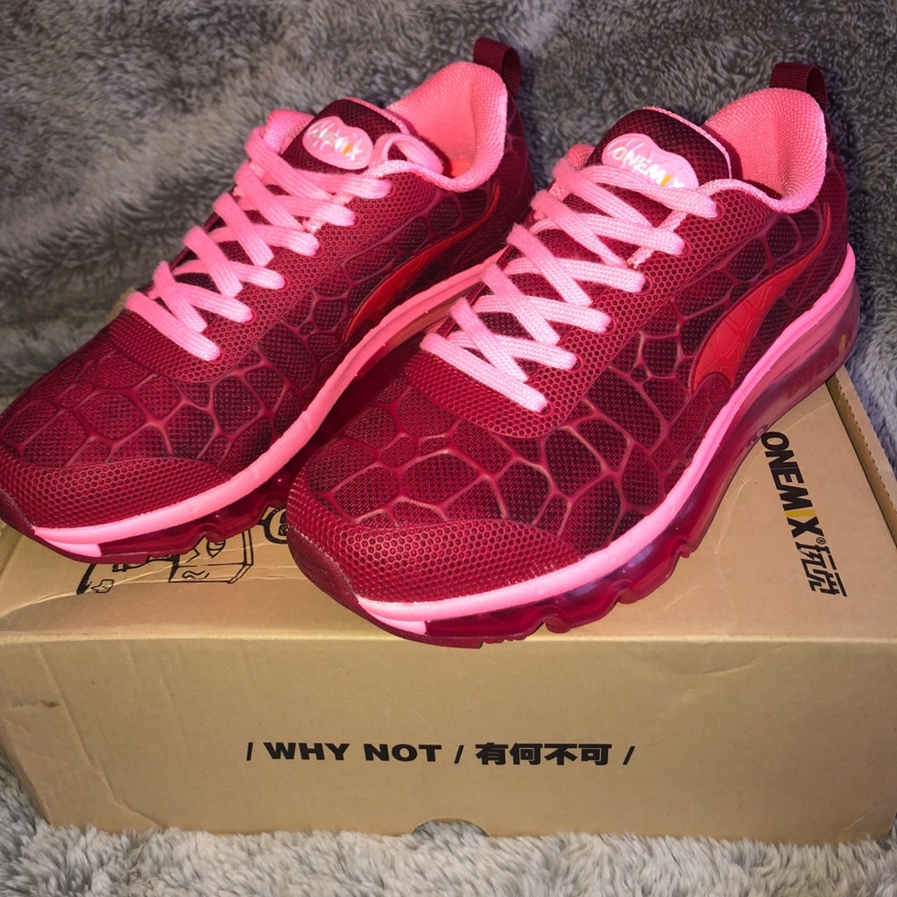 Onemix women’s air cushion running shoes